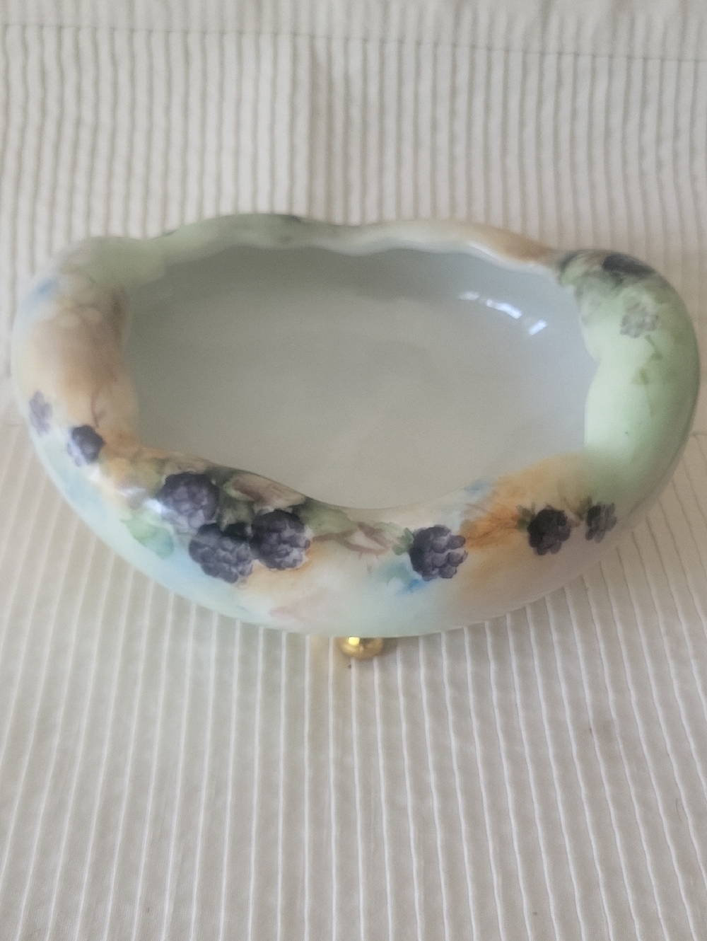 Antique Hand-Painted Blackberry Porcelain Trinket Bowl in Pastel Green and White